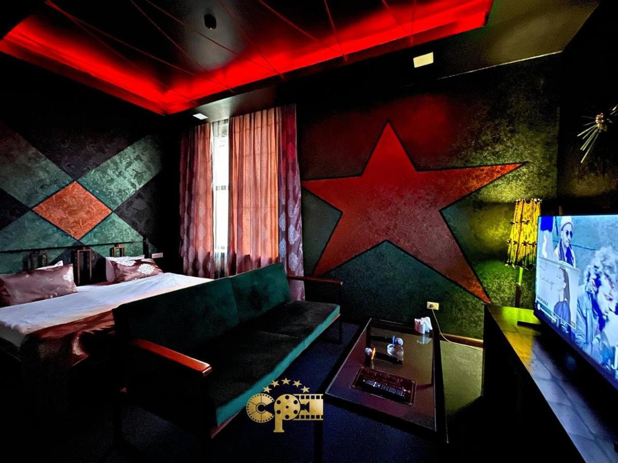 באקו Cinema Plaza Hotel מראה חיצוני תמונה