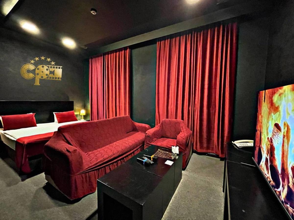 באקו Cinema Plaza Hotel מראה חיצוני תמונה