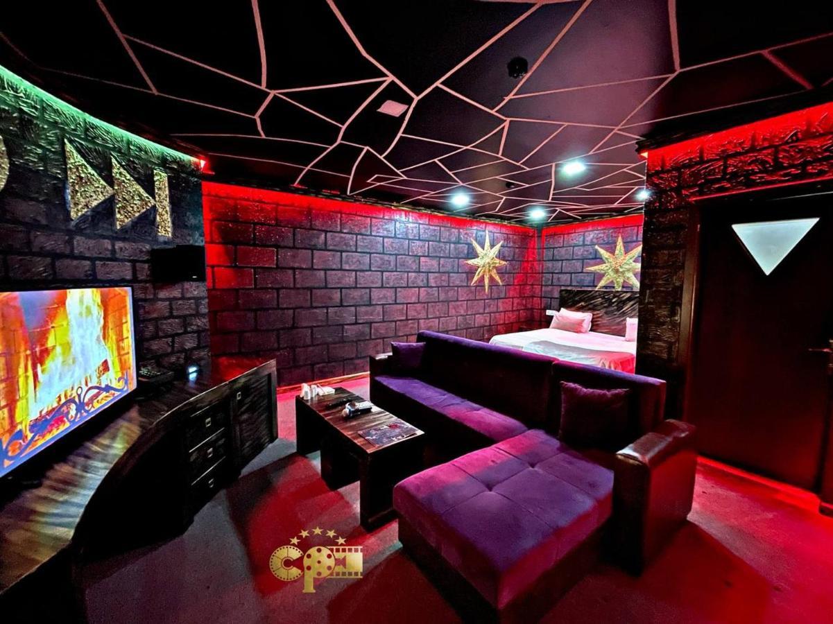 באקו Cinema Plaza Hotel מראה חיצוני תמונה