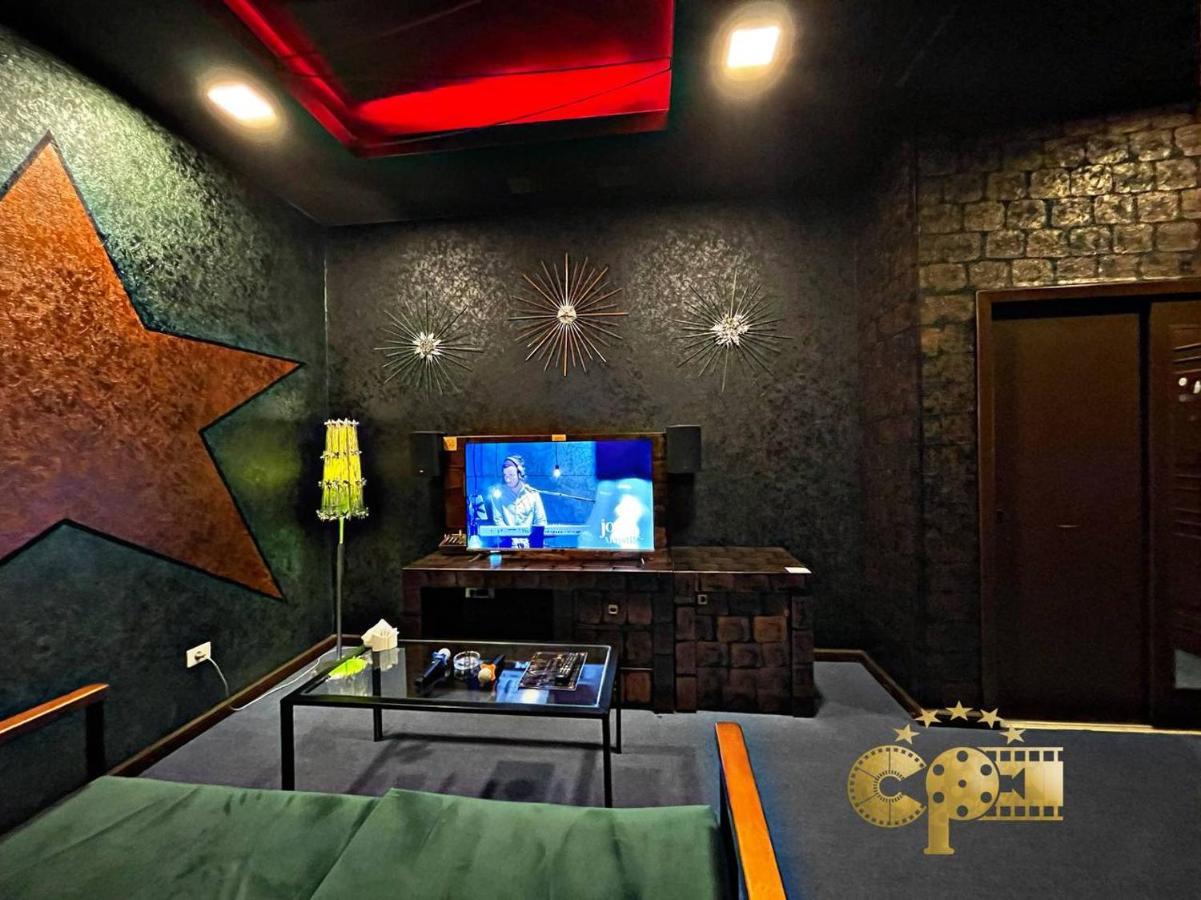 באקו Cinema Plaza Hotel מראה חיצוני תמונה