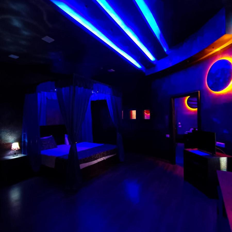 באקו Cinema Plaza Hotel מראה חיצוני תמונה
