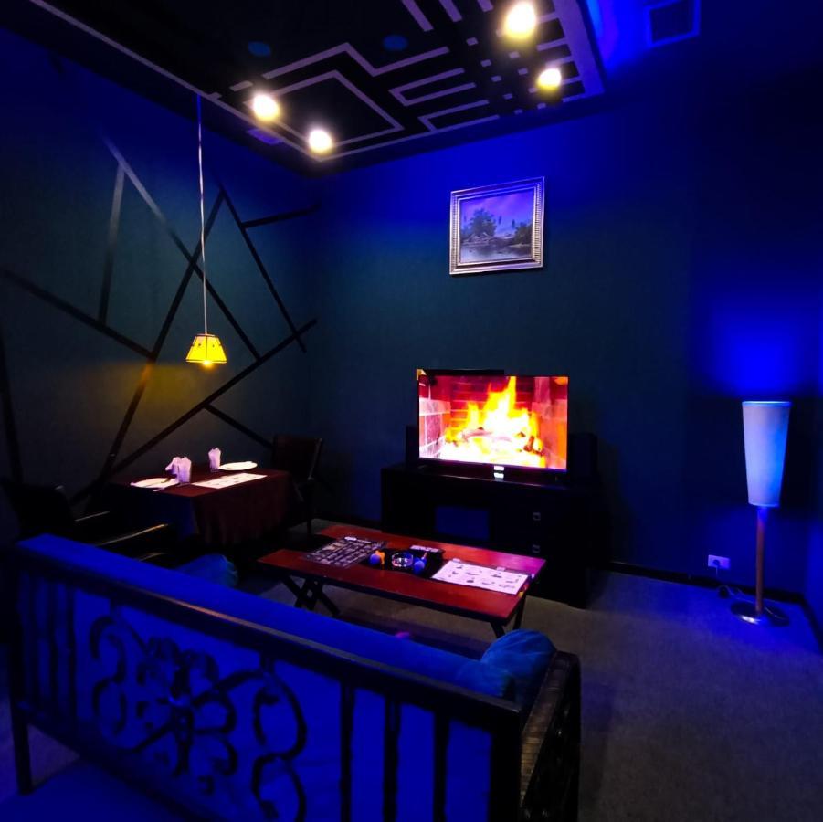 באקו Cinema Plaza Hotel מראה חיצוני תמונה