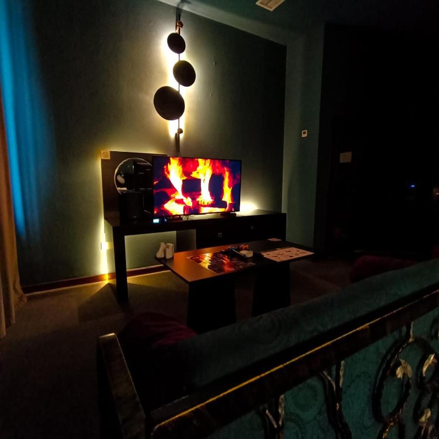 באקו Cinema Plaza Hotel מראה חיצוני תמונה