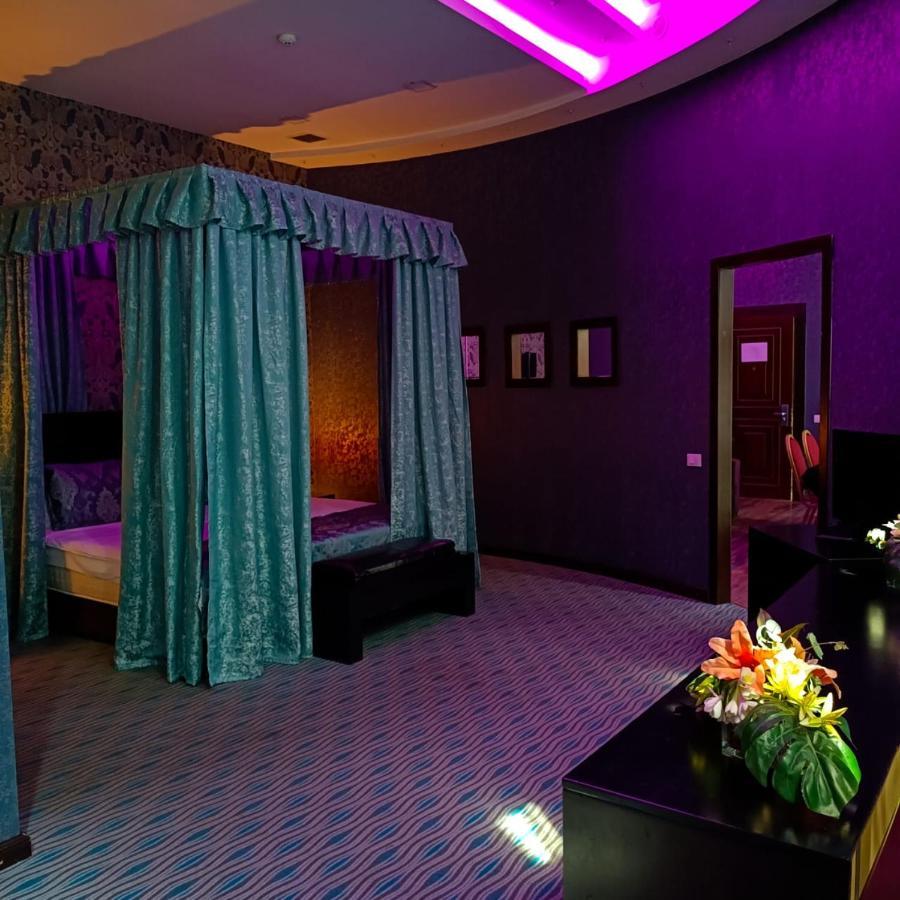 באקו Cinema Plaza Hotel מראה חיצוני תמונה