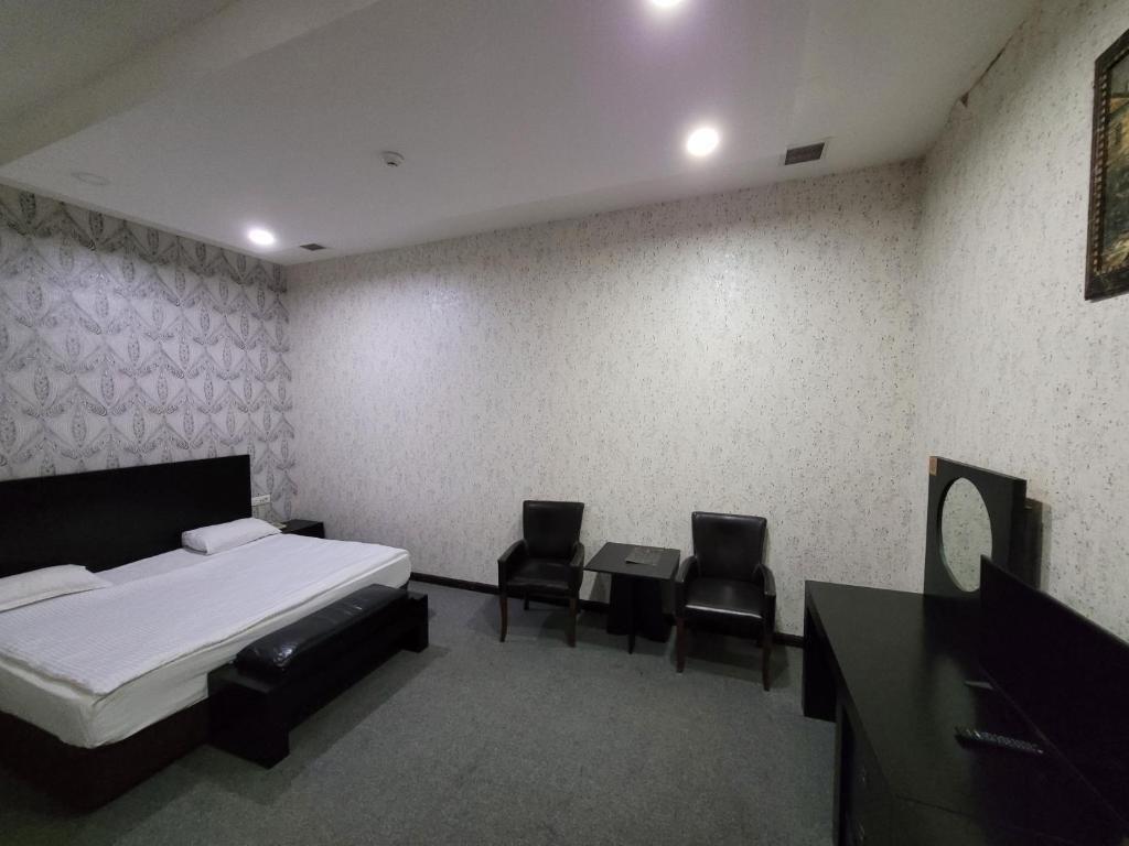 באקו Cinema Plaza Hotel מראה חיצוני תמונה