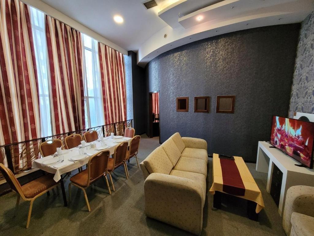 באקו Cinema Plaza Hotel מראה חיצוני תמונה