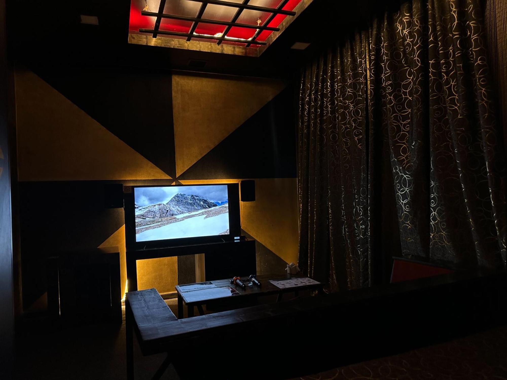 באקו Cinema Plaza Hotel מראה חיצוני תמונה