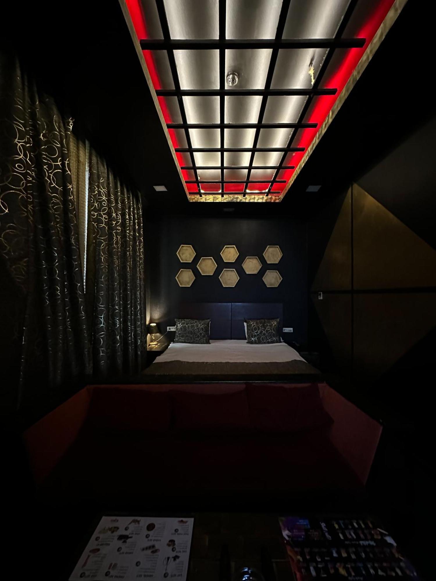 באקו Cinema Plaza Hotel מראה חיצוני תמונה