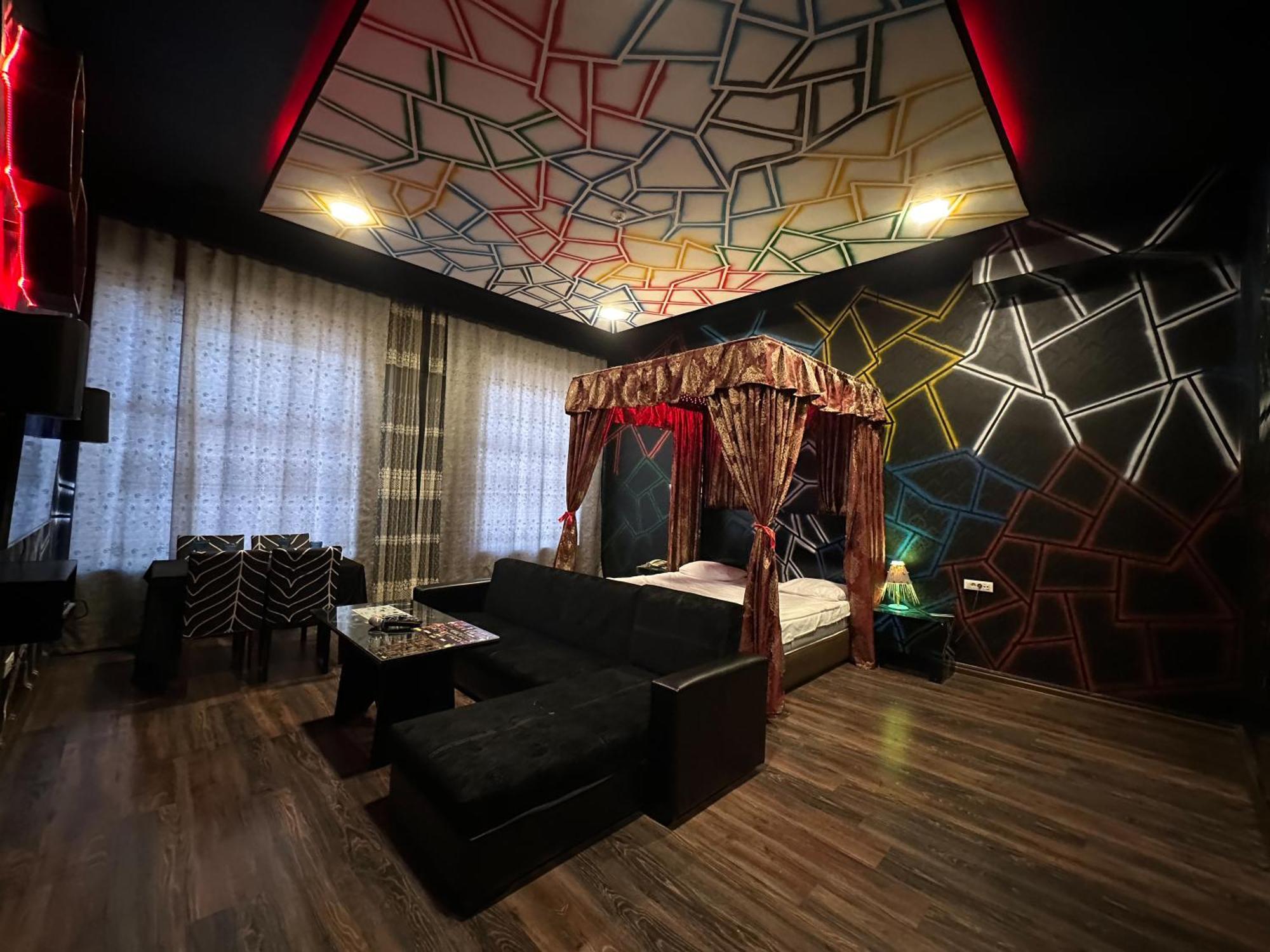 באקו Cinema Plaza Hotel מראה חיצוני תמונה