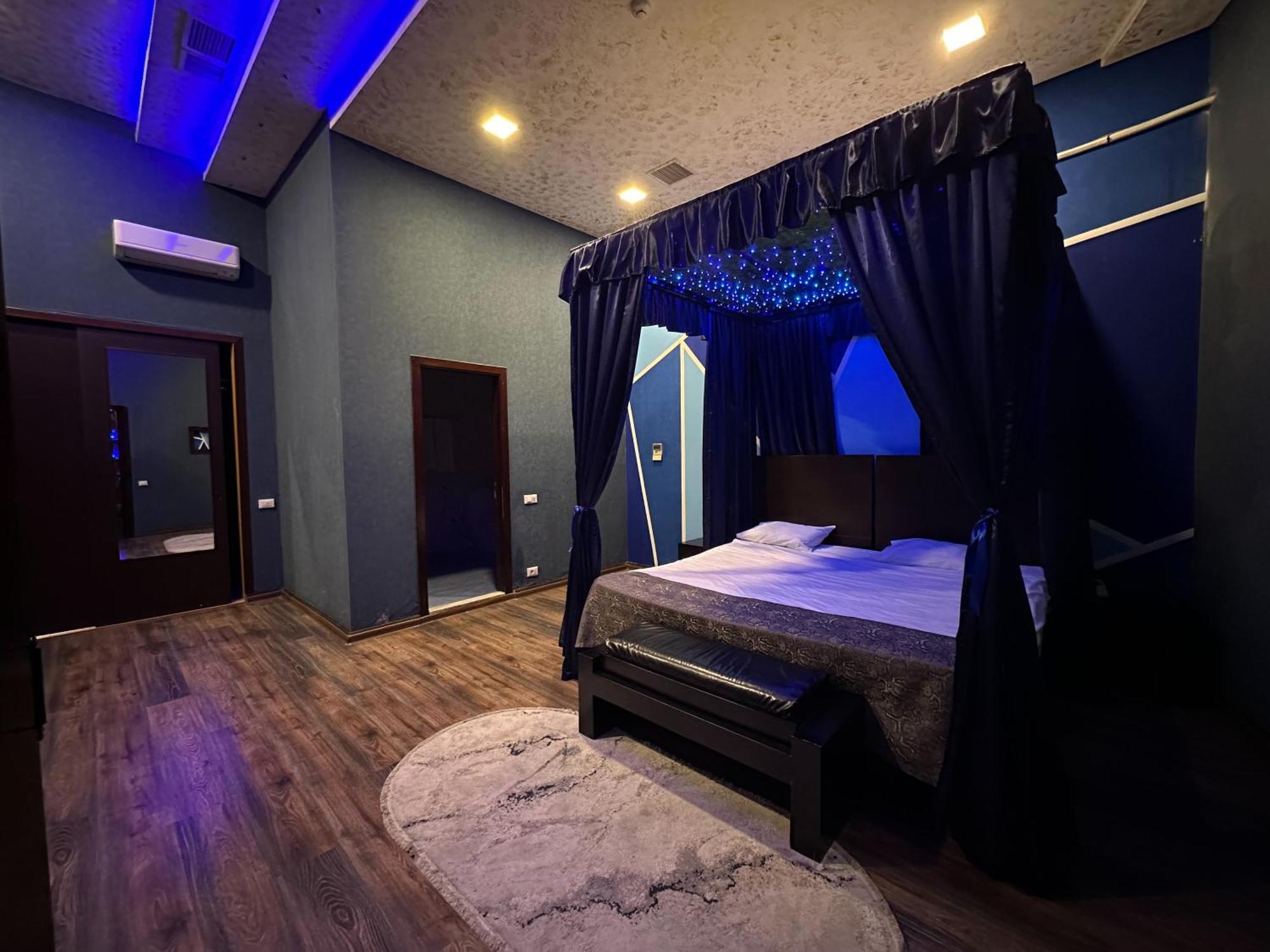 באקו Cinema Plaza Hotel מראה חיצוני תמונה