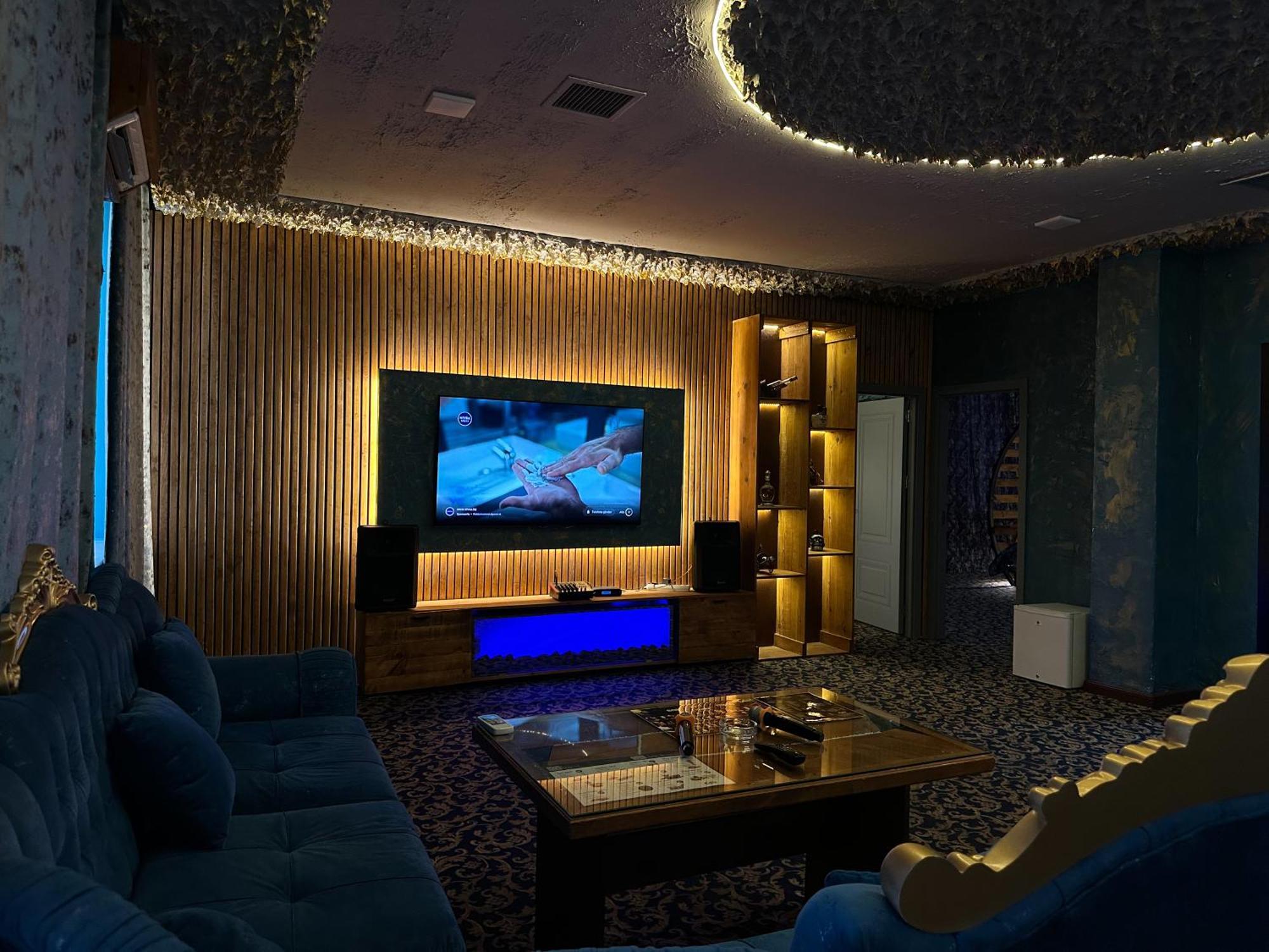 באקו Cinema Plaza Hotel מראה חיצוני תמונה