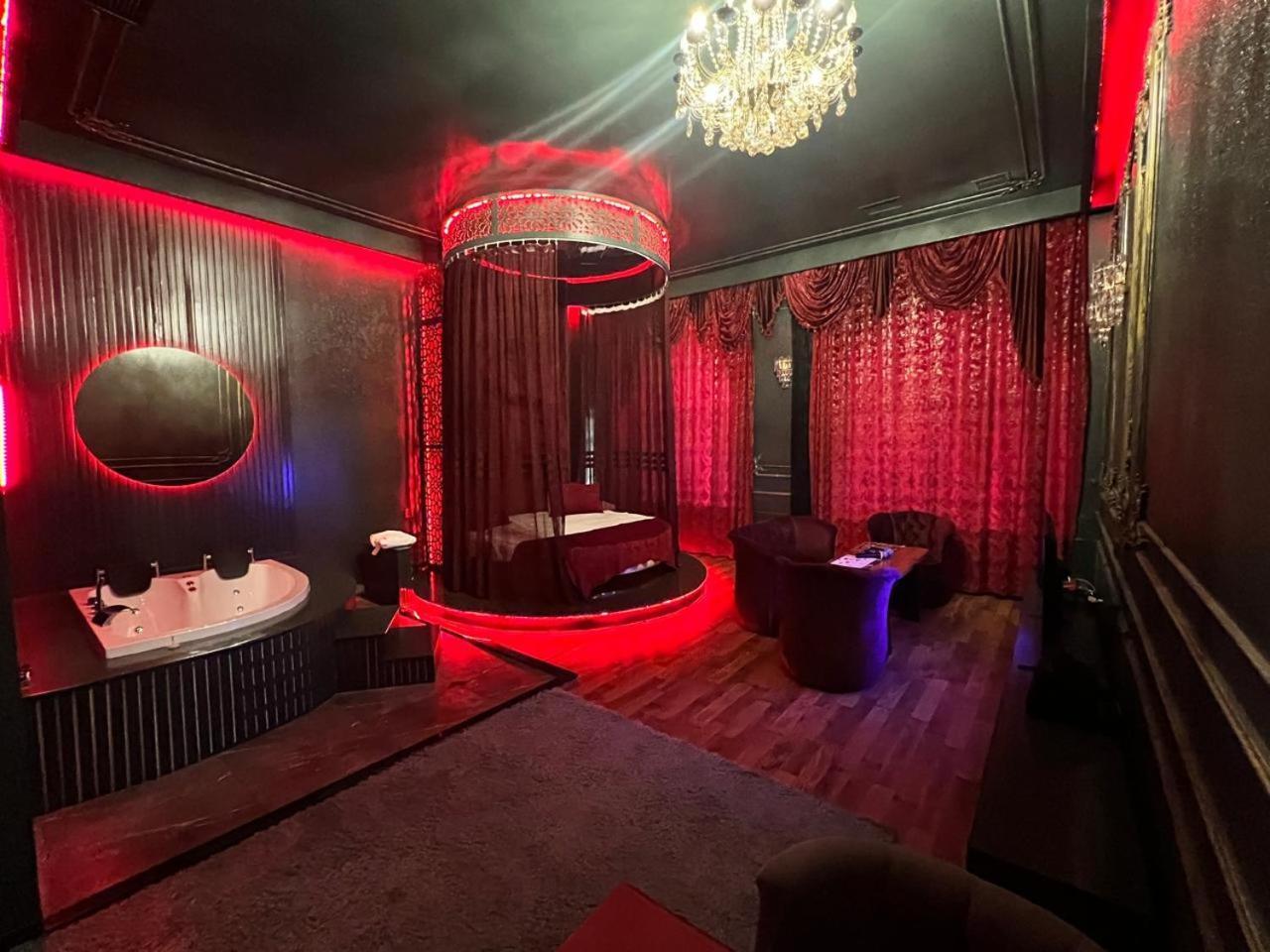 באקו Cinema Plaza Hotel מראה חיצוני תמונה