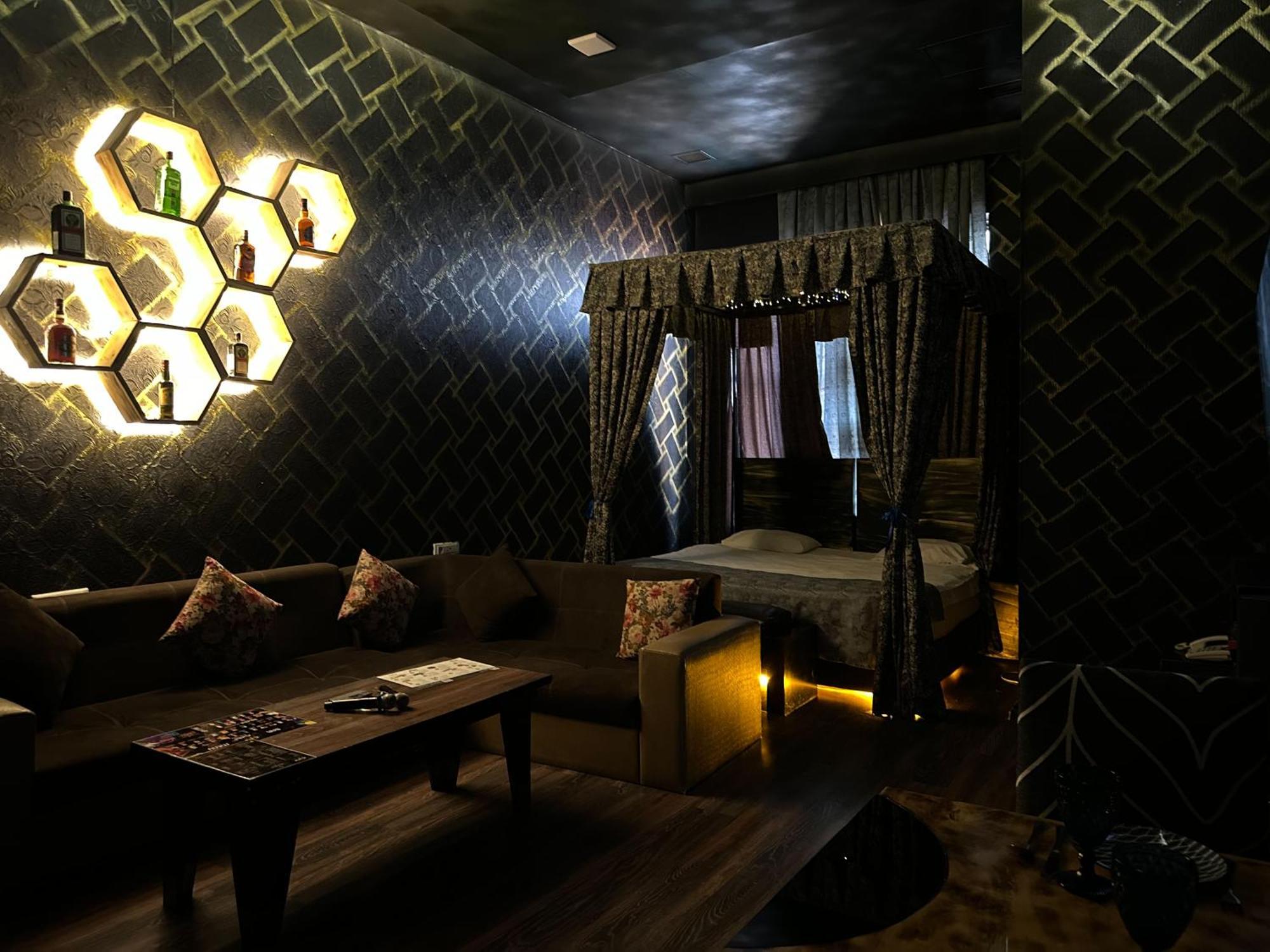 באקו Cinema Plaza Hotel מראה חיצוני תמונה