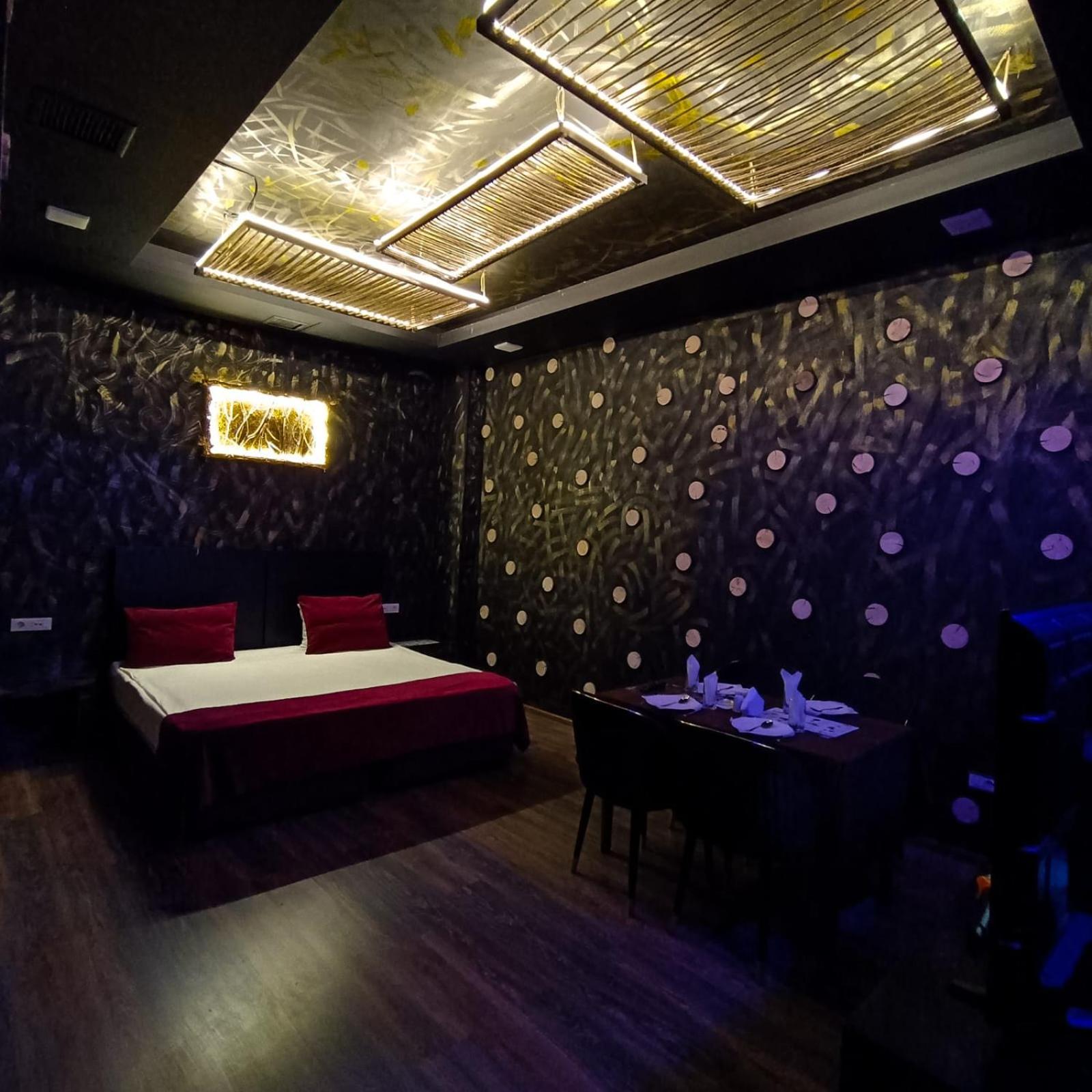 באקו Cinema Plaza Hotel מראה חיצוני תמונה