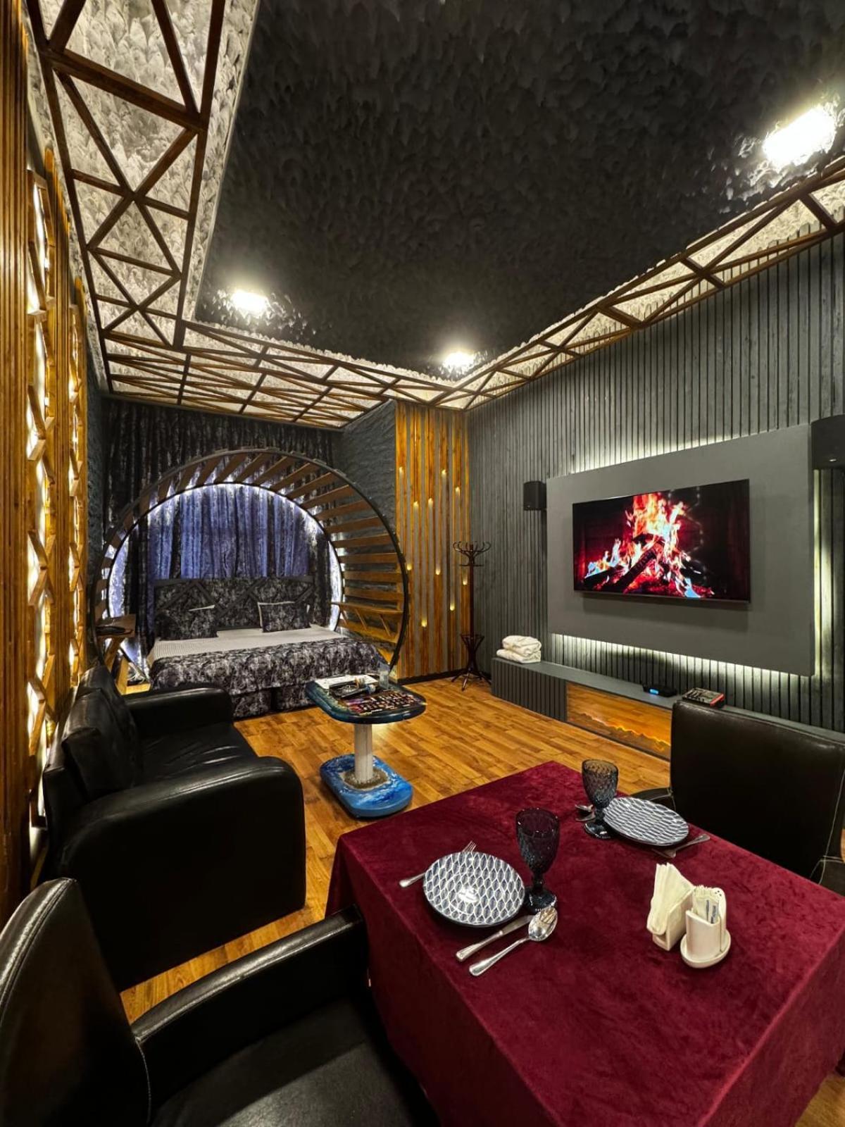 באקו Cinema Plaza Hotel מראה חיצוני תמונה